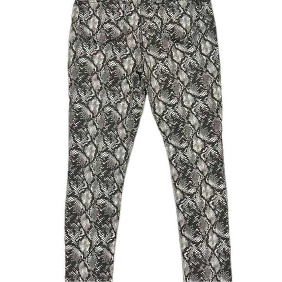🧡 5 for $25 sale 🧡 SEVEN7 jeans snakeskin pattern - Picture 4 of 4